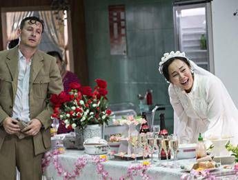 'Saigon' di Caroline Guiela Nguyen in scena a Roma 'Saigon' di Caroline Guiela Nguyen in scena a Roma